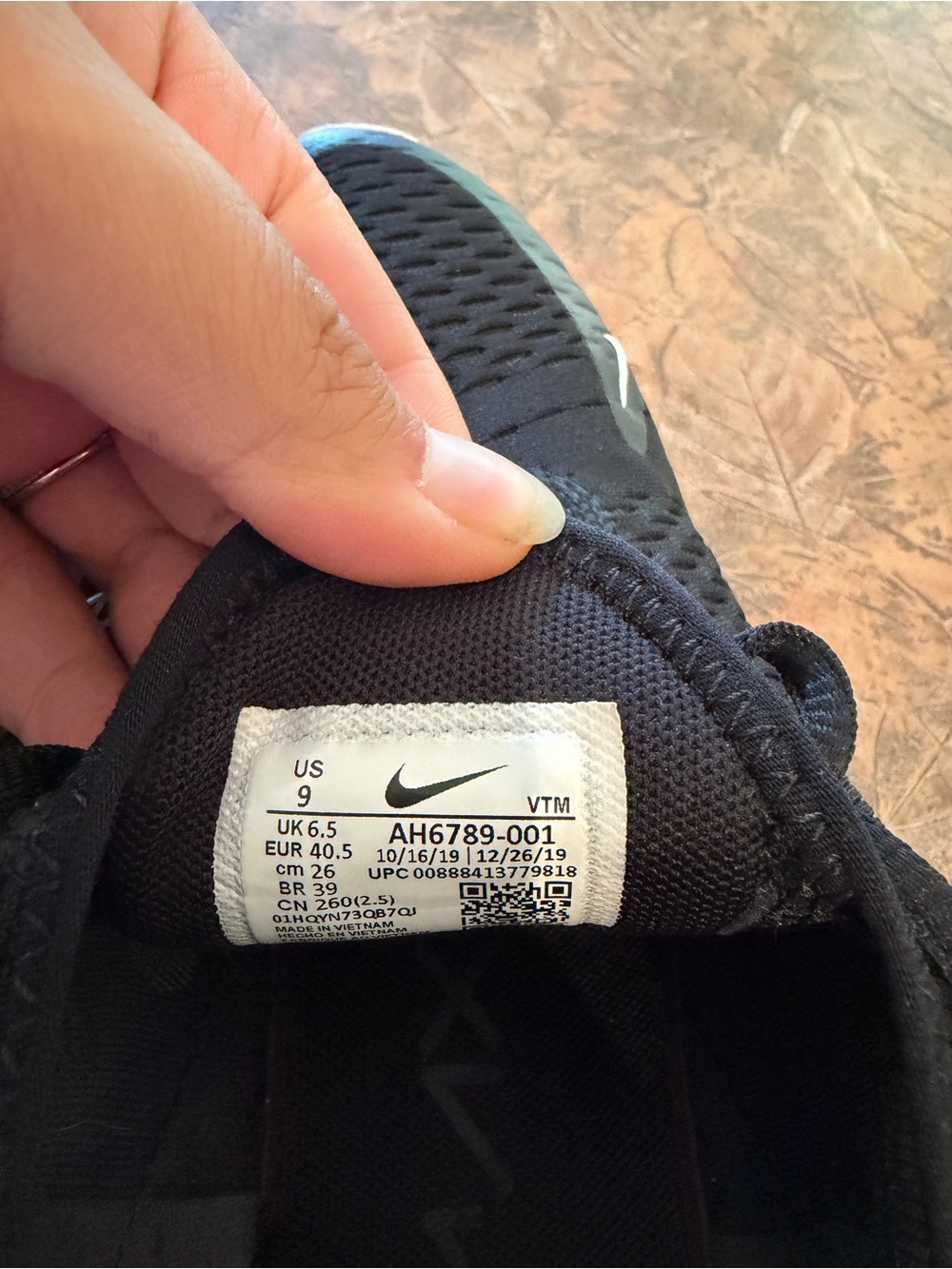 Nike Air270 Women’s Sneakers - Black with White Accents - Picture 4 of 4